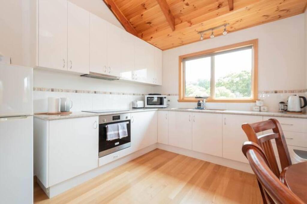 Private 2 Bedroom Cabin Retreat Legana Exterior photo